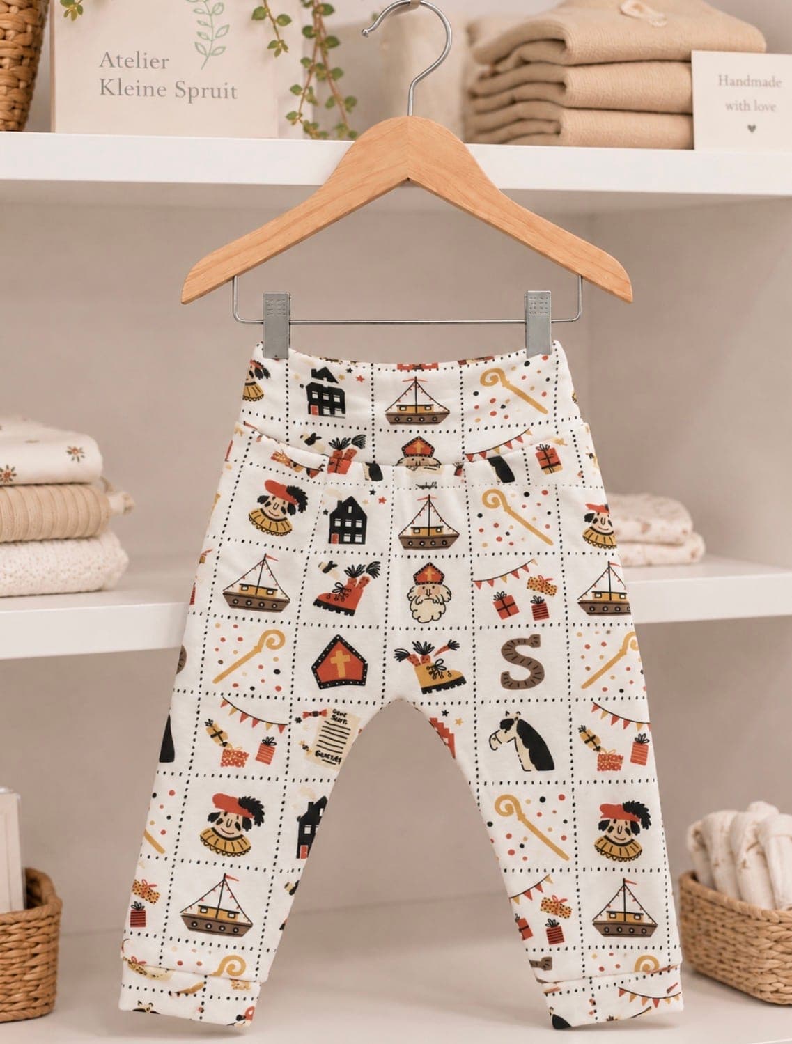 Babybroekje met vintage Sinterklaas - handmade