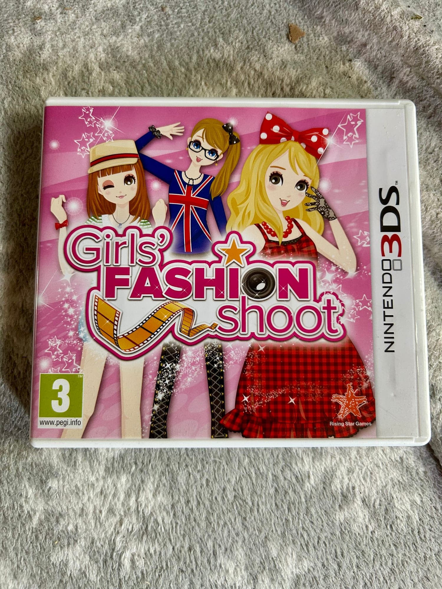 Girls' Fashion Shoot - Nintendo 3DS spel