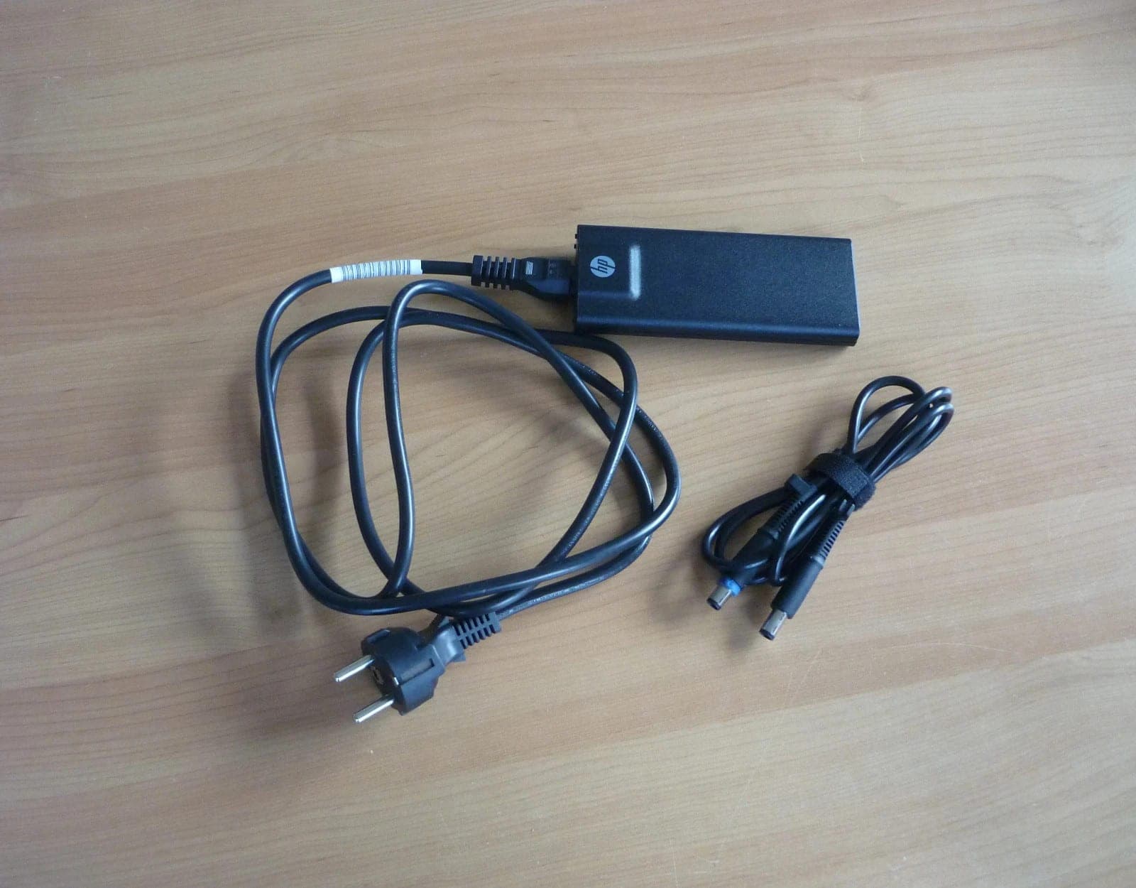 HP Travel AC netadapter reisadapter Slim 90 W met USB-poort kabel adapter