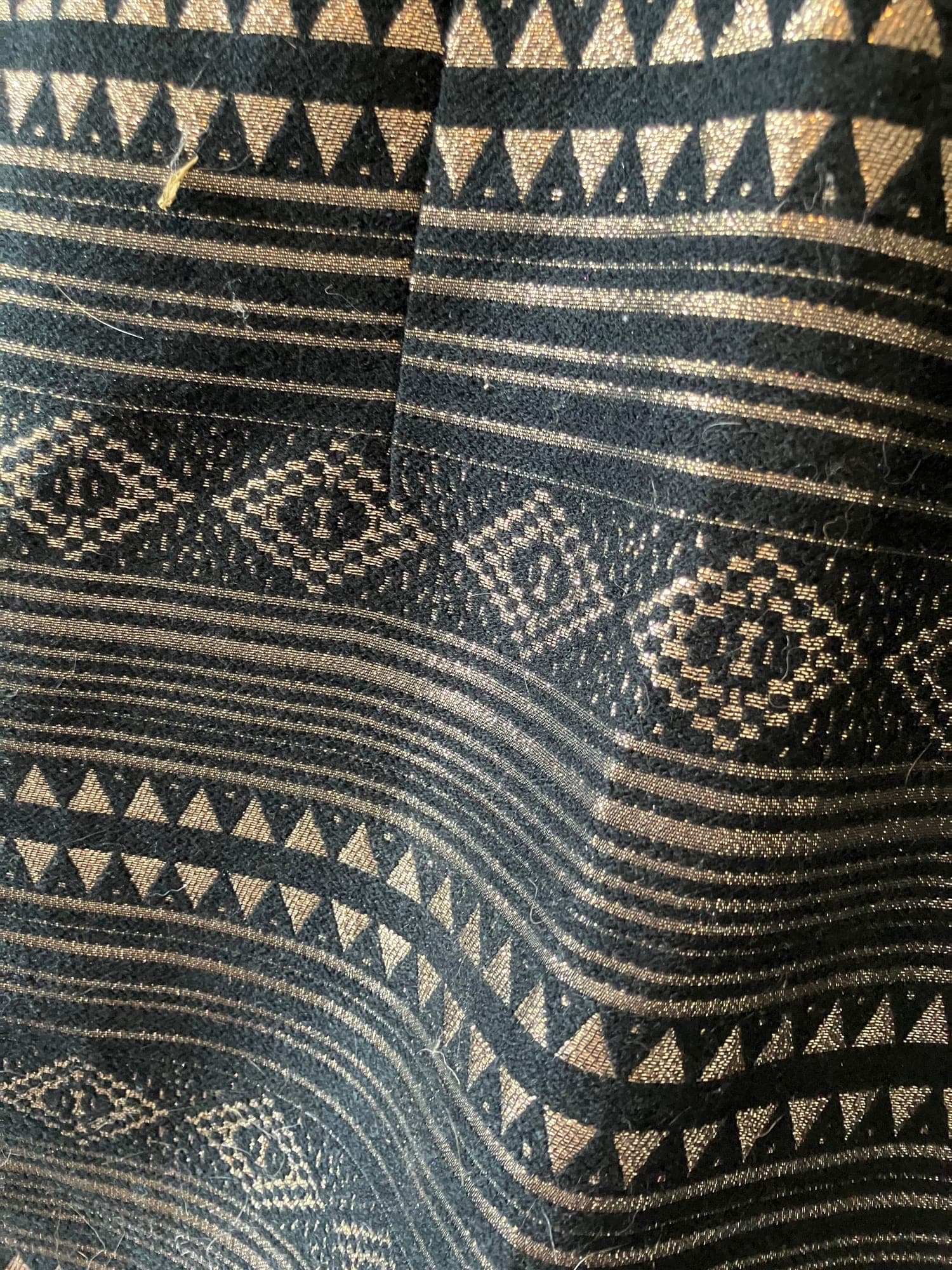 Kleedje van Lola & Liza met goud geometrisch patroon