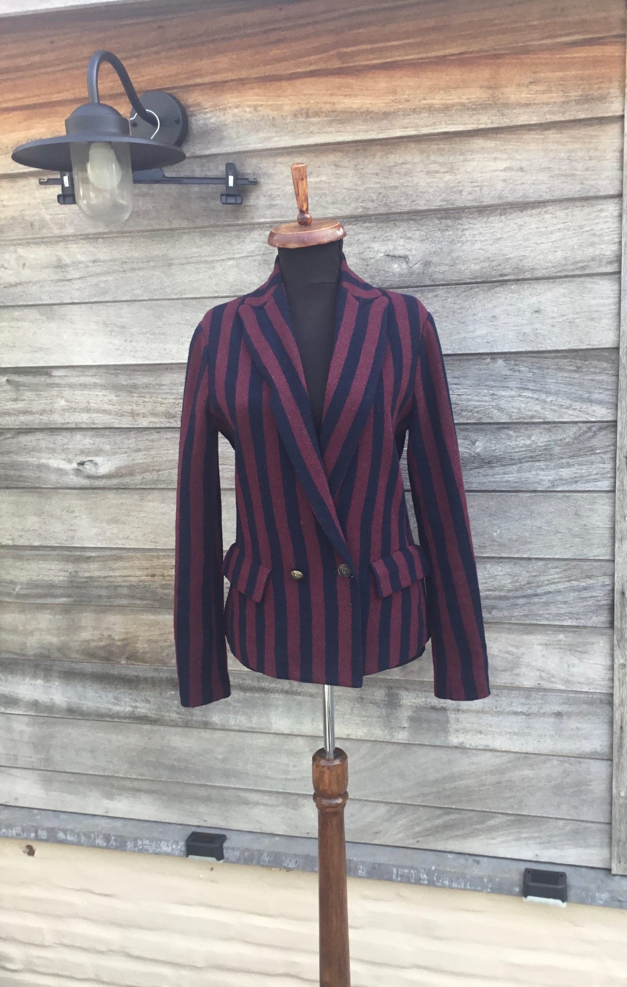 Gestreepte blazer bordeaux rood met marineblauw Erika Cavallini